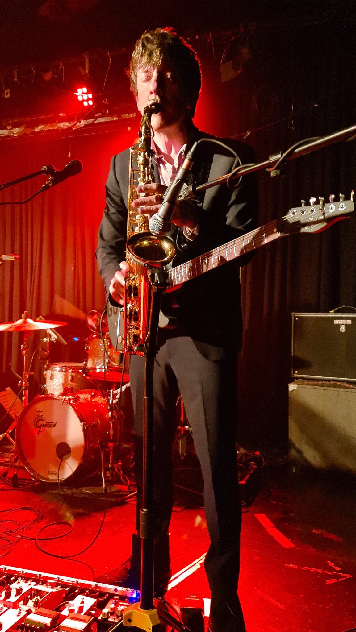 Where did Graham Coxon grow up? Where does Graham Coxon live?