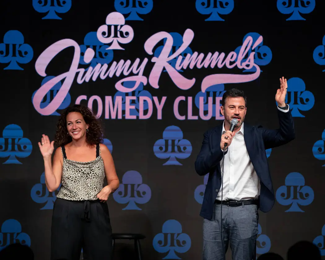 Does Jimmy Kimmel have a sister?