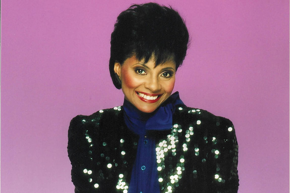 Who plays the old black lady in Deadpool?