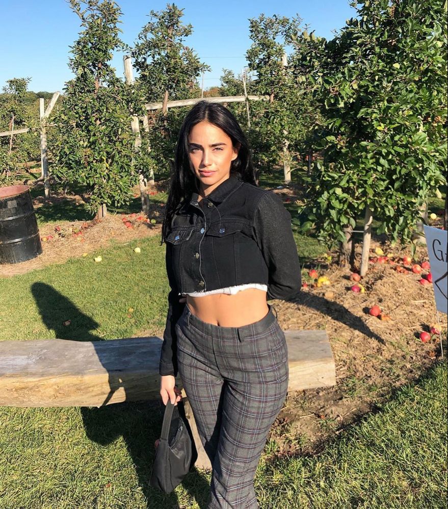 What work does Maria Georgas (The Bachelor) do?