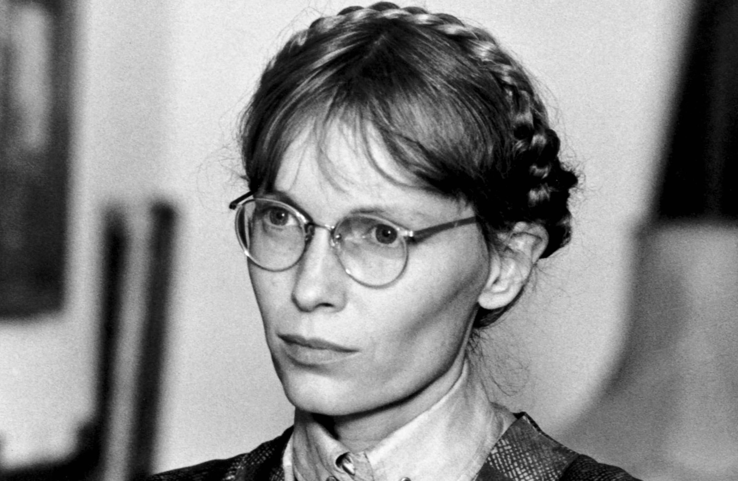Is Mia Farrow an atheist?