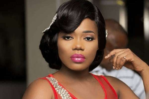 Mzbel: “I Have No Problem Sleeping with My Waiter”