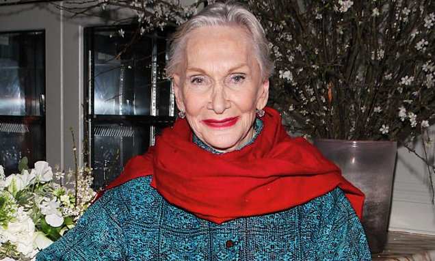 Siân Phillips Movies and TV Shows, Young, Height, Relationships, Car Accident