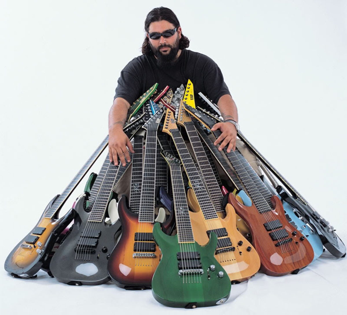 What guitar does Stephen Carpenter use? What guitar does Stephen Carpenter play? What guitar brand does Stephen Carpenter use?