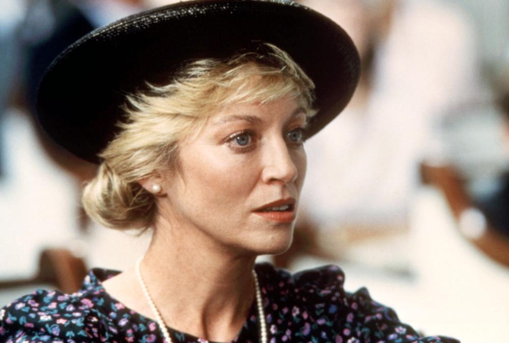 Who is the little girl in The Birds movie? How old was Veronica  Cartwright in the birds?