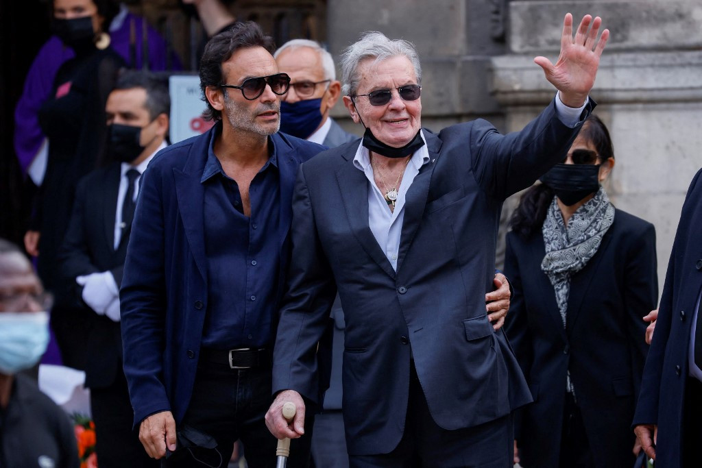 Why is Alain Delon suing his son Anthony Delon?