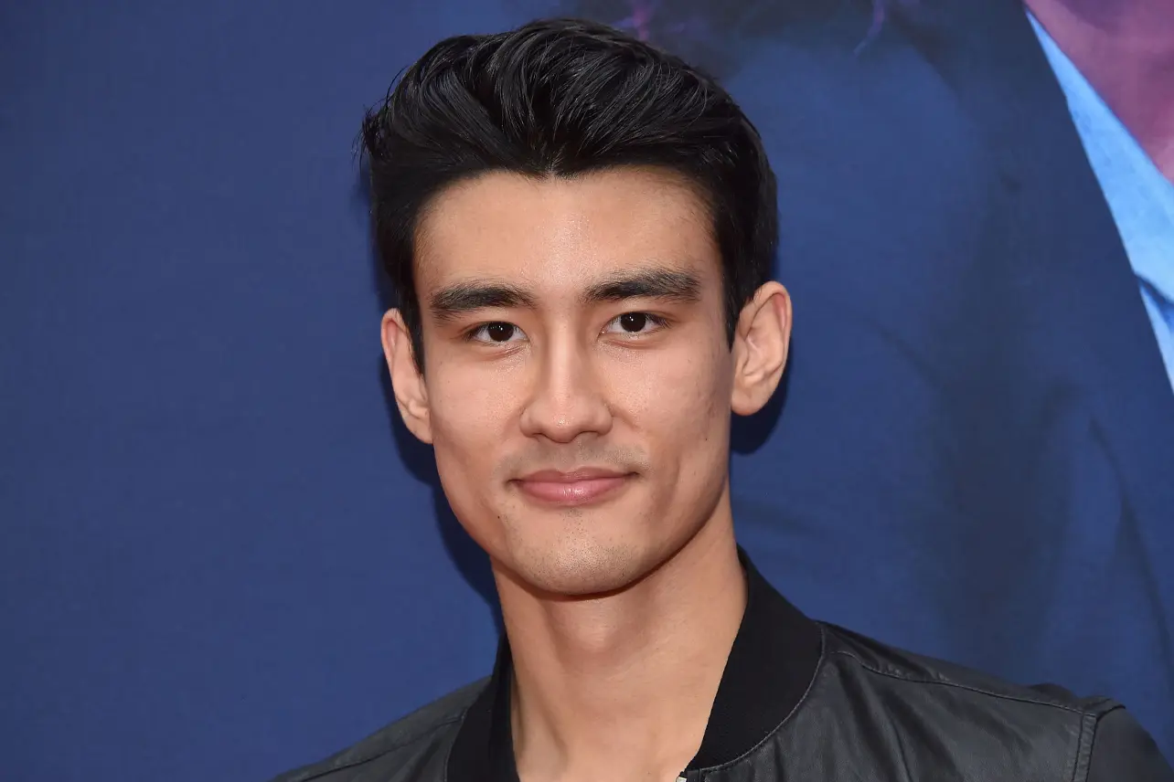 How old is Alex Landi? What nationality is Alex Landi?