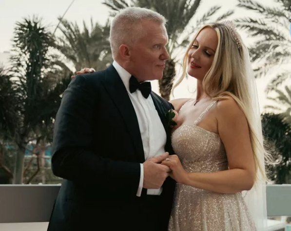 Does Anthony Michael Hall have kids?