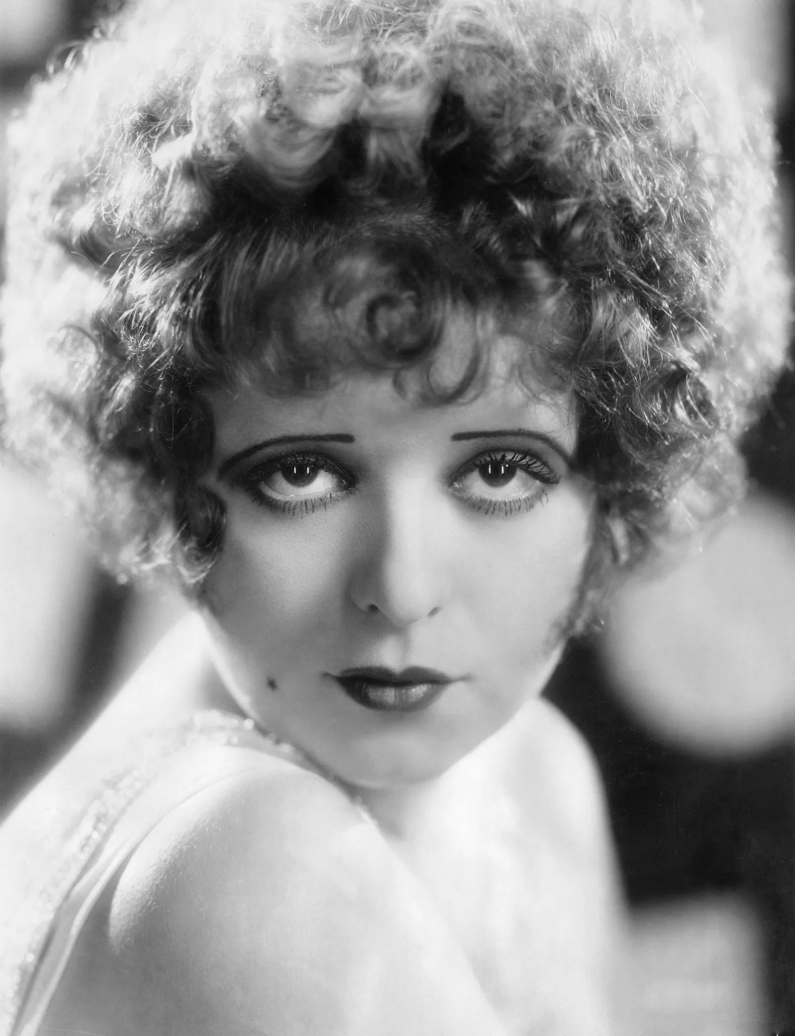 Clara Bow Age, Height, Movies and TV Shows, Education, Family