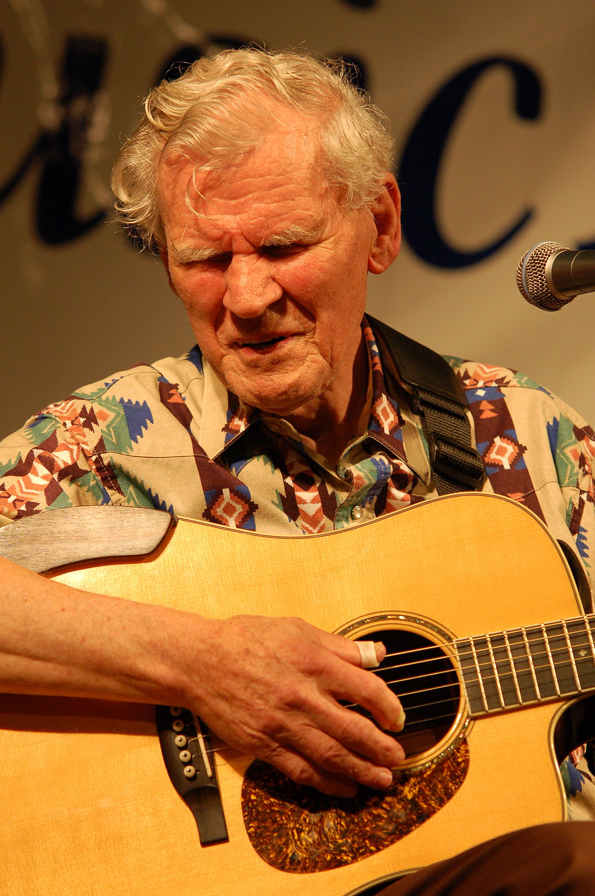 Is Willie Watson related to Doc Watson?
