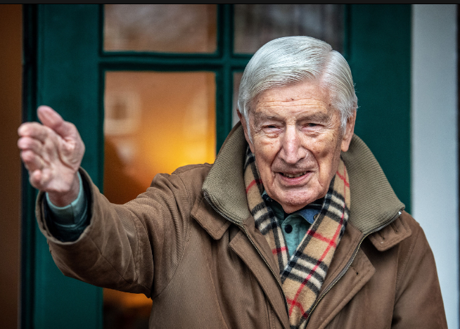 Dries van Agt Age, Height, Previous Offices, Party, Education, Family