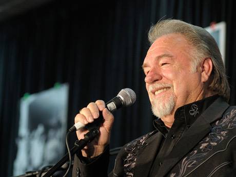 Gene Watson Age, Height, Songs and Albums, Education, Family