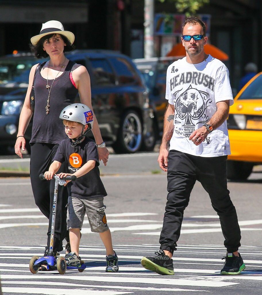 Who are Jonny Lee Miller’s parents?