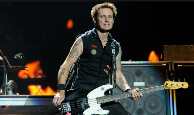 How long has Mike Dirnt been with Green Day?