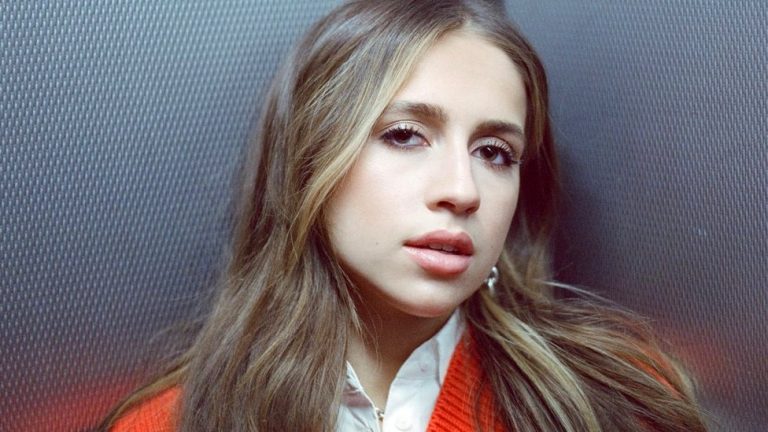 Tate McRae parents nationality: Where is Tate McRae parents from? - ABTC