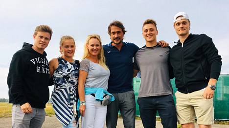Teemu Selänne Children: Meet Eemil Selänne, Eetu Selänne, Veera Selänne, Leevi Selänne