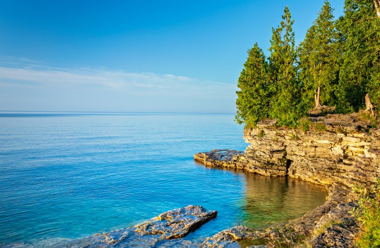 Why are the Great Lakes so polluted?