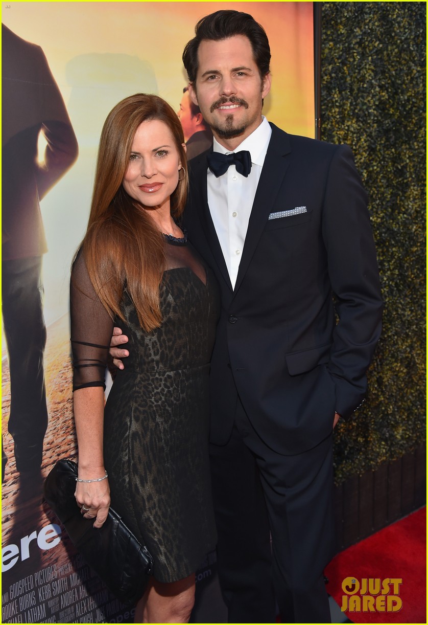 Is Kristoffer Polaha still married? How many children does Kristoffer Polaha have?