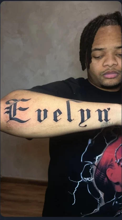 Crayon’s tattoo of Evelyn sparks controversy on social media