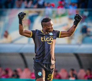 Ghanaian Goalkeeper Called Up to Bolivian National Team