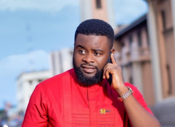 YOLO Actor cccc Battles Multiple Conditions, Now Relying on Oxygen