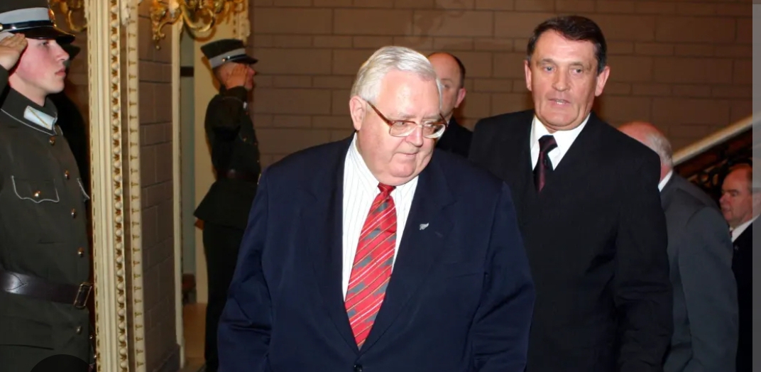 Jonathan Hunt, One of NZs longest serving MPs, Dies Aged 85