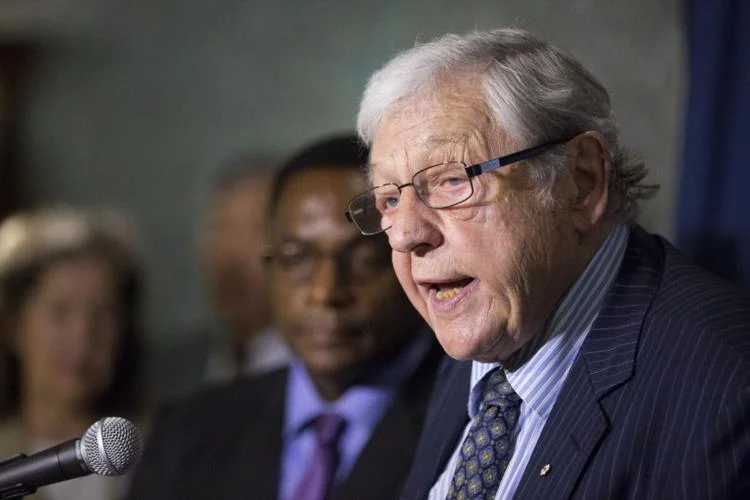 Roy McMurtry, Former Ontario attorney general dead at 91