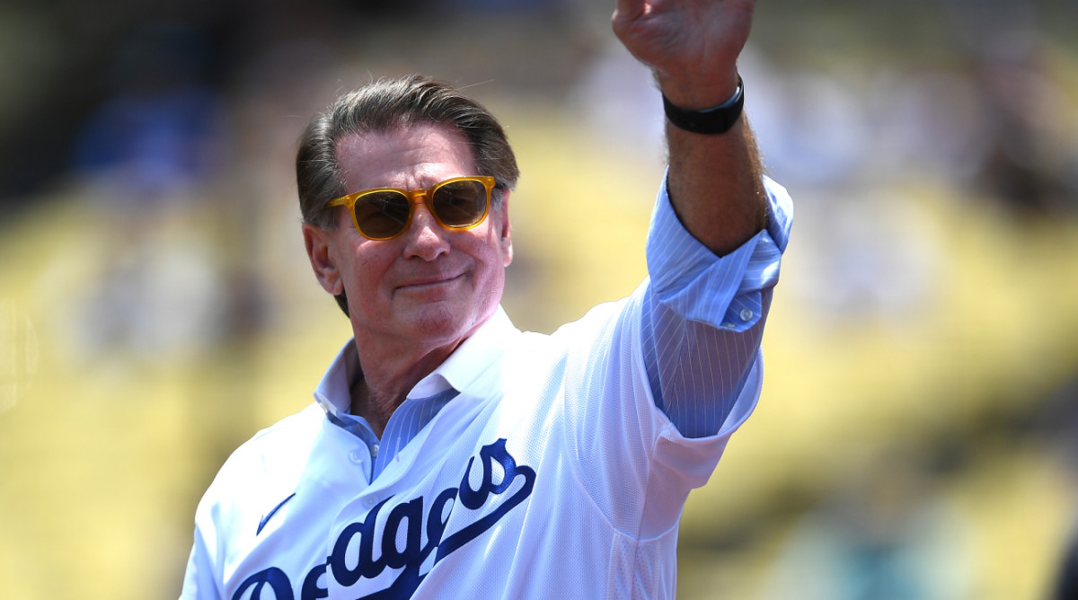 Steve Garvey wife age: How old is Steve Garvey wife?