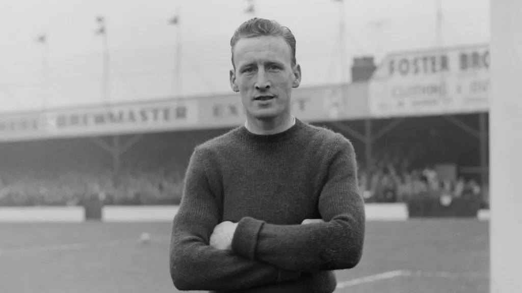 Legendary Luton and England Goalkeeper Ron Baynham Passes Away at Age 94