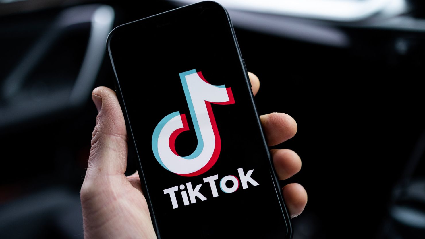 U.S. House Votes to Ban TikTok if Chinese Owner Fails to Sell App