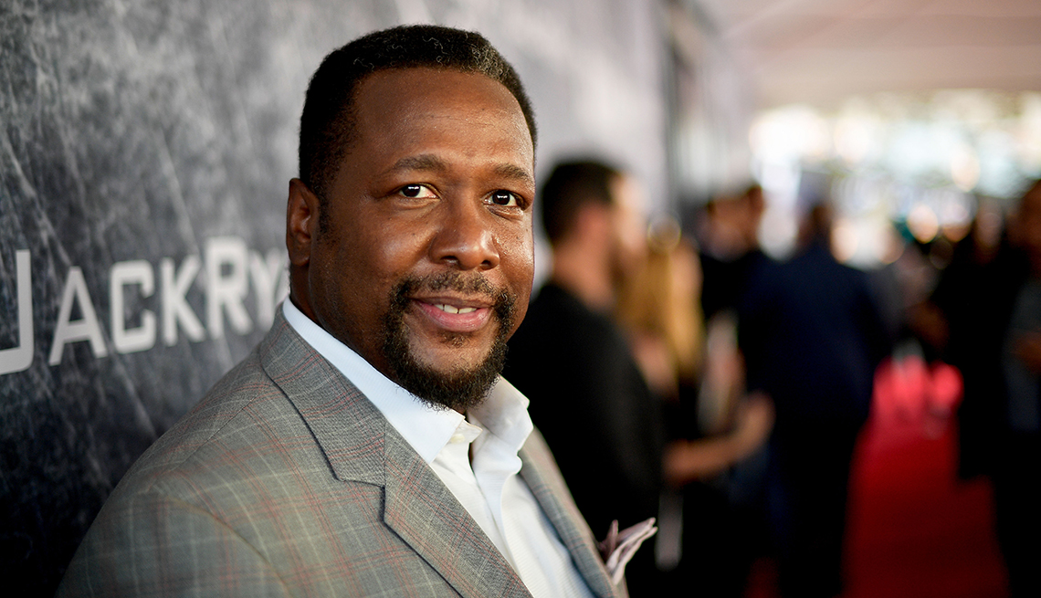Is Wendell Pierce a good actor? Can Wendell Pierce speak Russian?