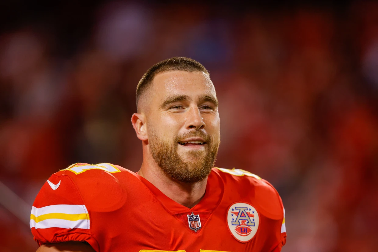 Chiefs Star Travis Kelce Signs 2-Year Extension, Stays with Kansas City