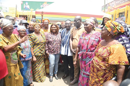 Dr Bawumia Offers Support To Madina Market Fire Victims