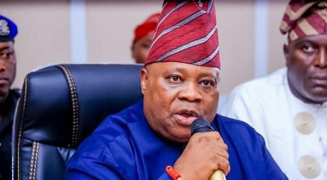 Adeleke Promises to Settle Medical Bills of Students Affected by OAU Collapse