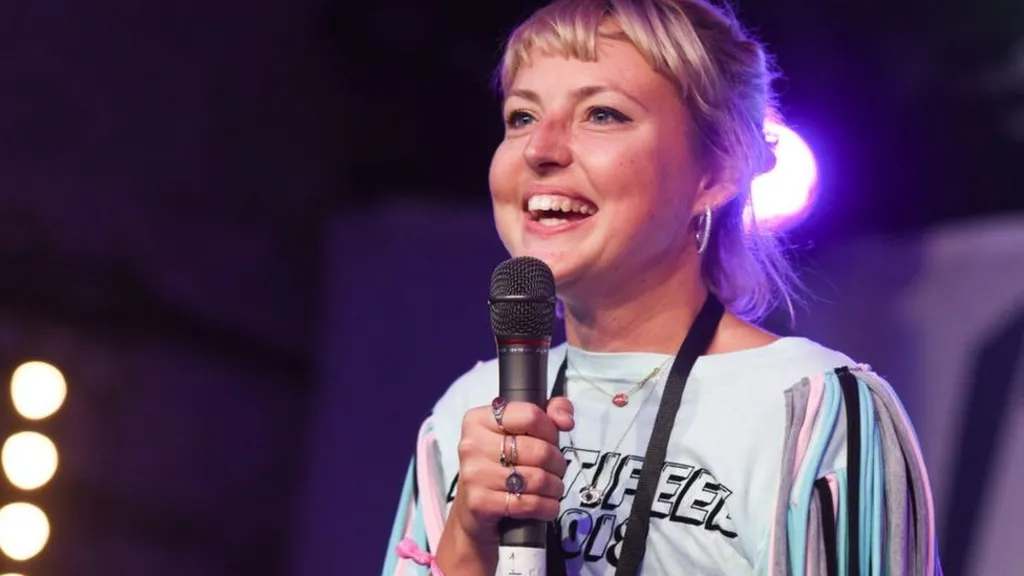 Kris Hallenga, Founder of CoppaFeel!, Passes Away at 38 from Breast Cancer