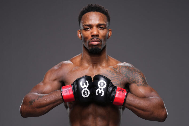 Lerone Murphy Defeats UFC Veteran Barboza