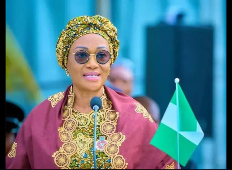 Remi Tinubu Advices Females Over Indecent Dressing