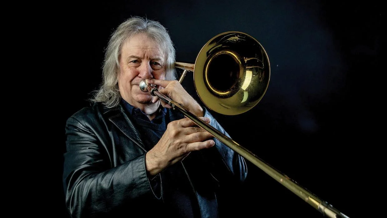 New Zealand Jazz Icon Rodger Fox Dies Aged 71