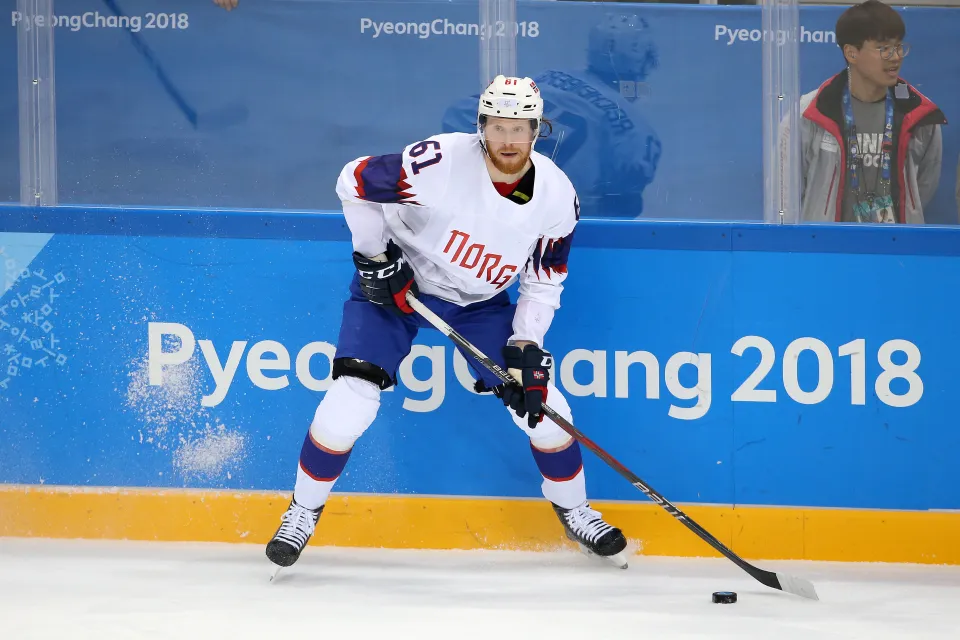 Norwegian ice hockey star Alexander Reichenberg dead at 31.
