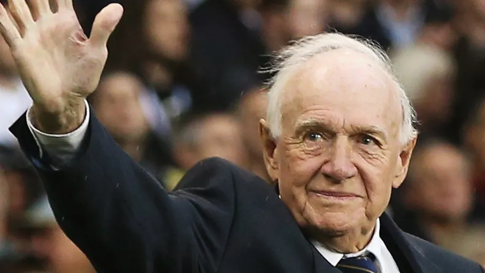 Former Tottenham Hotspur, Wales, and Swansea winger Cliff Jones Medwin passes away at 91