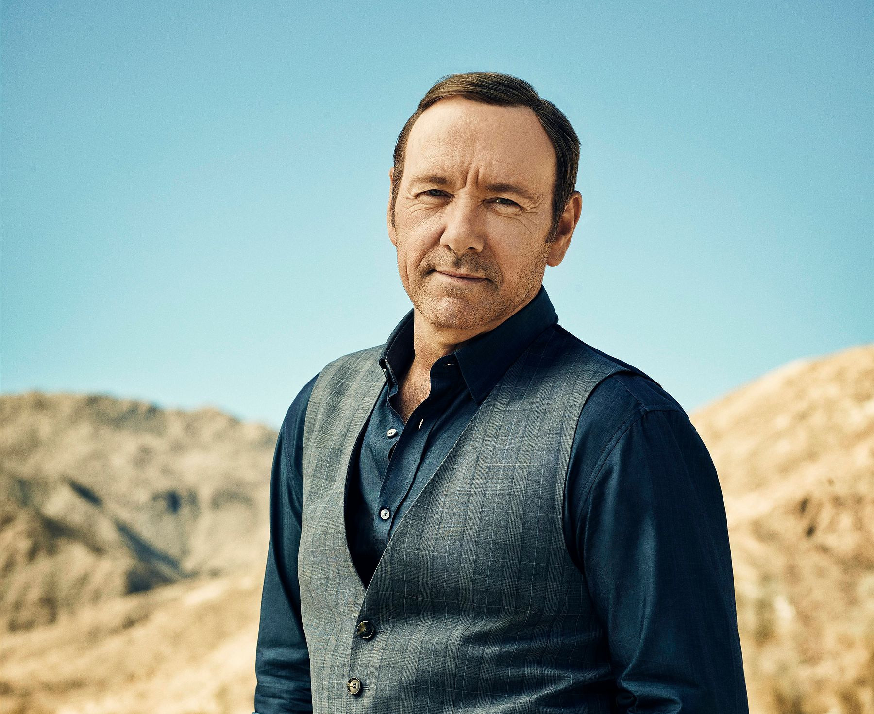 Kevin Spacey Acknowledges Past Inappropriate Behavior, Describes Himself as “Too Handsy”