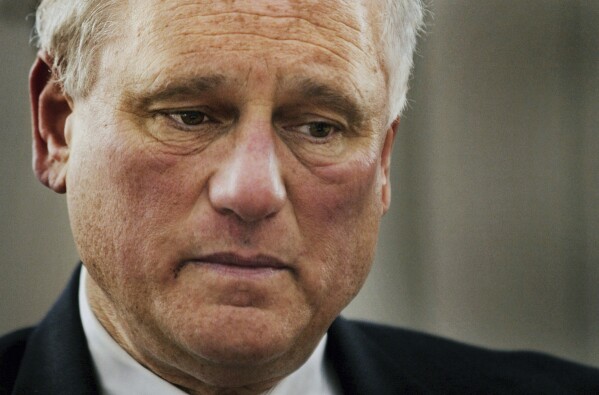 Former Oregon Governor Neil Goldschmidt, Who Confessed to Sexually Abusing a Minor, Dies at 83