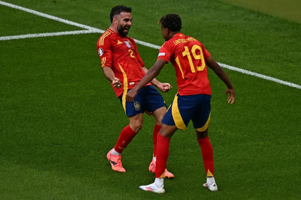 Dani Carvajal and Lamine Yamal