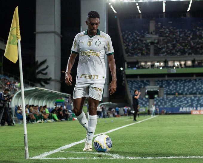 Luis Guilherme In London To Complete West Ham Move