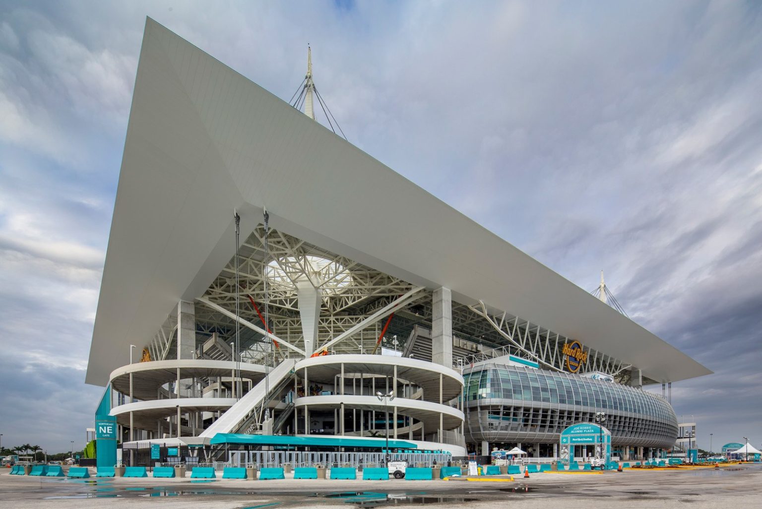 Who owns Hard Rock Stadium and how many does it seat? - ABTC
