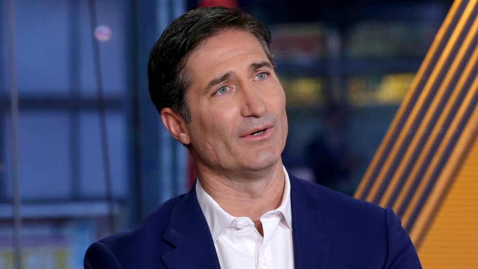 Who Is Brian Niccol, Former Chipotle CEO & Newly Appointed Starbucks CEO?