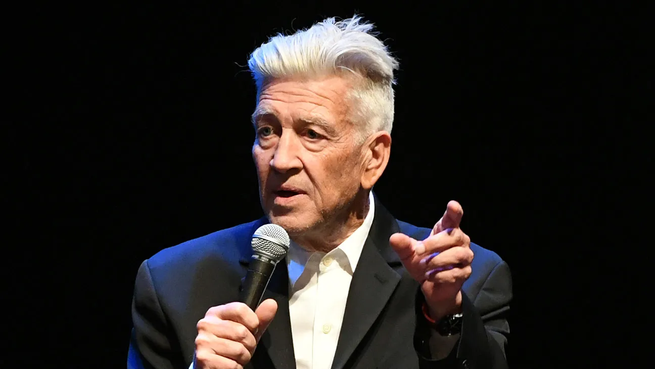 Director David Lynch Reveals Diagnosis of Emphysema