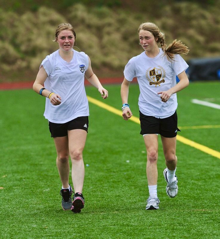 Who is Emily Sonnett’s Twin Sister, Emma Sonnett?