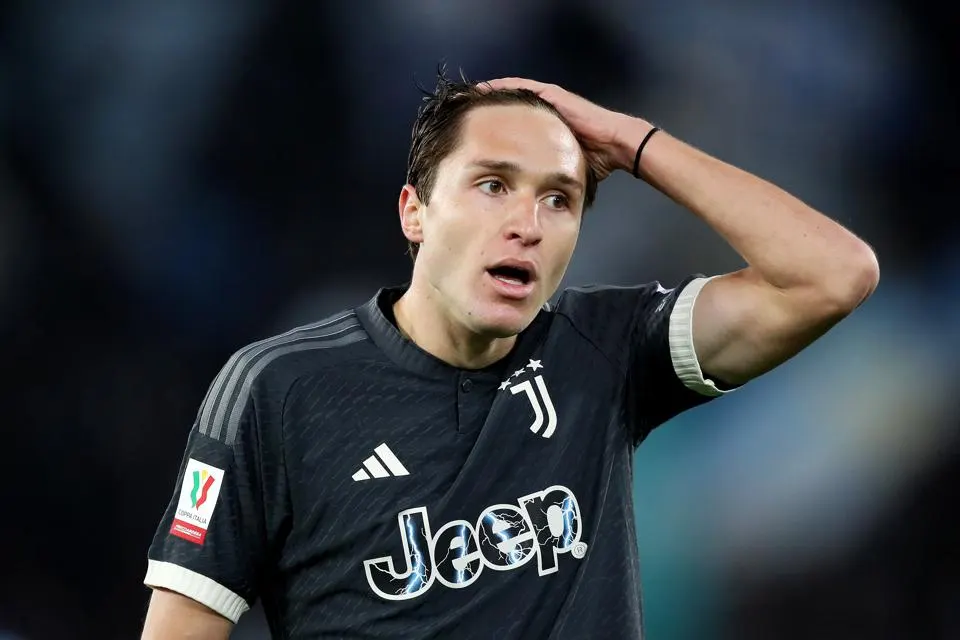 Barcelona Eye Juventus Winger Federico Chiesa